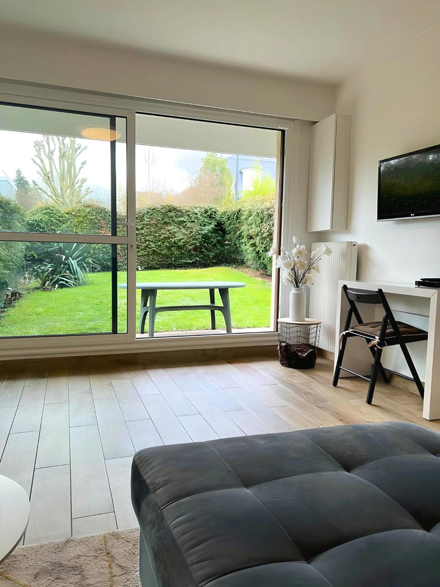 Appartement Avec Jardin Prive - 2 A 4 Voyageur Chaville Exteriér fotografie